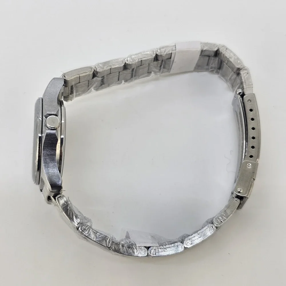 Peets Coffee Women's Analog Watch 27MM Gray Dial Date Gray Bands 7